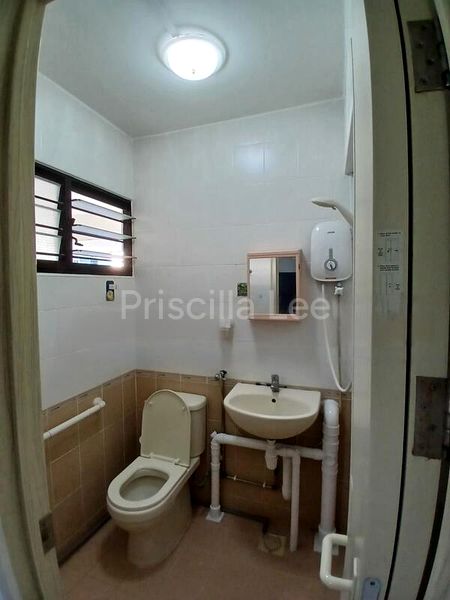 Room (HDB) for Rent in  528 Jurong West Street 52 - Image 1